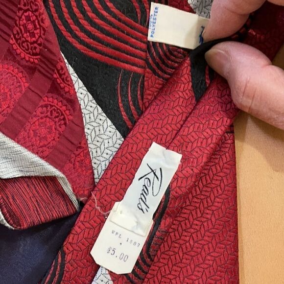 Bundle of 4 Silver Gray and Red 60s vintage Neck Ties - Picture 8 of 9